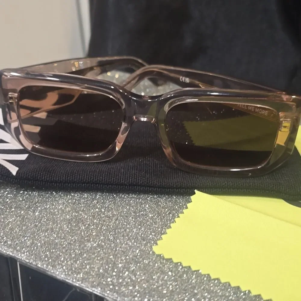 Quay Australia Tell Me More Square‎ Sunglasses- Doe/Tan